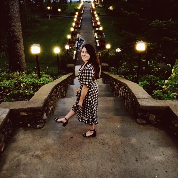 Meet your Posher, Mary - Picture 1 of 1